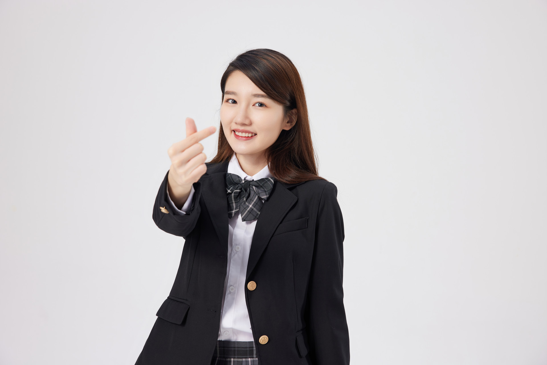 摄图网_501805416_banner_日系小清新美女比心（企业商用）.jpg